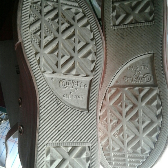 Converse - Picture 2 of 4